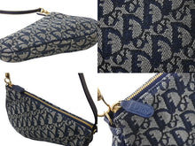 Load image into Gallery viewer, Christian Dior クリスチャンディオール サドルポーチ ワンショルダーバッグ MC1021 ネイビー キャンバス レザー ゴールド金具 美品 4b007733