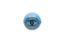 Load image into Gallery viewer, CHANEL シャネル ヴィンテージ ココマーク イヤリング 02 P刻印 ブルー ゴールド金具 美品 中古 37392