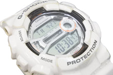 Load image into Gallery viewer, G-SHOCK Gショック 時計 腕時計 アナログ デジタル カーボン ウレタン ホワイト シルバー金具 メンズ 美品 中古 37404