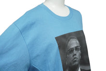 Load image into Gallery viewer, 極美品 Supreme × Roy DeCarava シュプリーム ロイ・デカラヴァ 22SS マルコムX 半袖Ｔシャツ ブルー サイズＭ 中古 39361