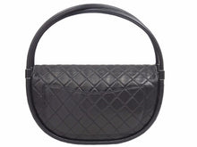 Load image into Gallery viewer, 極美品 CHANEL シャネル マトラッセ フラフープバッグ ラムスキン ミニ ブラック 中古 17番台 41350