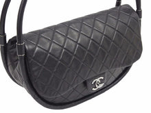 Load image into Gallery viewer, 極美品 CHANEL シャネル マトラッセ フラフープバッグ ラムスキン ミニ ブラック 中古 17番台 41350