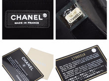 Load image into Gallery viewer, 極美品 CHANEL シャネル マトラッセ フラフープバッグ ラムスキン ミニ ブラック 中古 17番台 41350