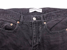 Load image into Gallery viewer, BALENCIAGA バレンシアガ クラッシュ デニム パンツ ダメージ加工 493467 TXE12 17AW ブラック サイズ24 中古 美品 41527 正規品