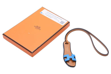 未使用 HERMES エルメス オラン・ナノ チャーム 小物 アクセサリー ヴォーエプソン ベージュ ブルー系 中古 42953