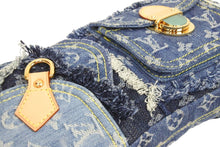 Load image into Gallery viewer, 新品同様 LOUIS VUITTON ルイ ヴィトン パウチィ M95382 モノグラムデニムパッチワーク ブルー ハンドバッグ ポーチ 43048