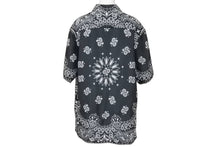 Load image into Gallery viewer, 極美品 Supreme シュプリーム 21SS Bandana Silk S/S Shirt 半袖シャツ トップス ブラック ホワイト シルク サイズM 中古 43769