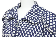 Load image into Gallery viewer, CHANEL シャネル コート ココマーク ラインストーン P32956V23394 コットン レーヨン ホワイト ネイビー 36 美品 中古 44189