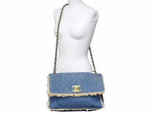 Load image into Gallery viewer, CHANEL シャネル デカマトラッセ シングルフラップ デニム チェーンショルダー フリンジ 2番台 ヴィンテージ 美品 中古 44196