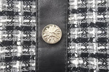 Load image into Gallery viewer, 極美品 CHANEL シャネル ガールシャネル ツイードジャケット ショルダーバッグ 9番台 ファブリック ブラック ホワイト 中古 46092