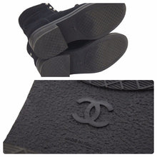 Load image into Gallery viewer, CHANEL シャネル ココマーク ワーク ブーツ ブラック 靴 レースアップ ロゴ LG32049 サイズ43 メンズ 美品 中古 46440