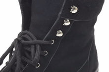 Load image into Gallery viewer, CHANEL シャネル ココマーク ワーク ブーツ ブラック 靴 レースアップ ロゴ LG32049 サイズ43 メンズ 美品 中古 46440