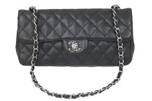 Load image into Gallery viewer, 極美品 CHANEL シャネル イーストウエスト チョコバー チェーン ショルダーバッグ キャビアスキン 黒×シルバー レディース 中古 46843