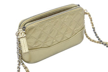Load image into Gallery viewer, CHANEL シャネル ココマーク ガブリエルチェーンショルダーバッグ 25番台 A94505 カーフスキン ゴールド 美品 中古 47094