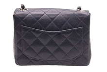 Load image into Gallery viewer, 極美品 CHANEL シャネル ミニマトラッセ ネイビー キャビアスキン 9番台 ラムスキン ショルダーバッグ 中古 47128