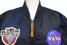 Load image into Gallery viewer, NASA ナサ フライトジャケット オフィシャル アポロ MA-1 ミリタリー ブルゾン アウター ジャンパー M ネイビー 美品 中古 47674