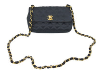 Load image into Gallery viewer, CHANEL シャネル ミニマトラッセ ココマーク ショルダーバッグ ミニバッグ 06番台 サテン ブラック ゴールド金具 美品 中古 48049