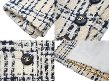 Load image into Gallery viewer, CHANEL シャネル ツイードジャケット ブレザー アウター ココマークボタン ウール コットン アイボリー ブラック 美品 中古 48168