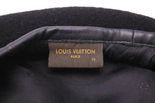 Load image into Gallery viewer, LOUIS VUITTON ルイヴィトン FRAGMENT フラグメント パリストーキョーワッペンベレー帽 M73748 17SS ブラック 美品 中古 48455