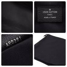 Load image into Gallery viewer, 未使用 LOUIS VUITTON × COMME des GARCONS ルイヴィトン × コムデギャルソン ウィズホールズ M58661 ブラック レザー 48937
