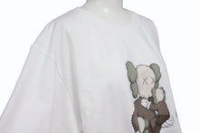 Load image into Gallery viewer, 新品未使用品 UNIQLO ユニクロ ｘ KAWS カウズ コラボ 半袖Tシャツ ホワイト サイズ XL 中古 4b005647
