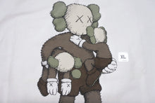 Load image into Gallery viewer, 新品未使用品 UNIQLO ユニクロ ｘ KAWS カウズ コラボ 半袖Tシャツ ホワイト サイズ XL 中古 4b005647