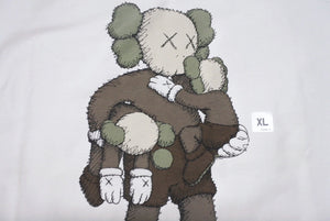 新品未使用品 UNIQLO ユニクロ ｘ KAWS カウズ コラボ 半袖Tシャツ ホワイト サイズ XL 中古 4b005647