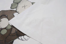 Load image into Gallery viewer, 新品未使用品 UNIQLO ユニクロ ｘ KAWS カウズ コラボ 半袖Tシャツ ホワイト サイズ XL 中古 4b005647