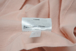 新品未使用 UNIQLO ユニクロ ｘ KAWS カウズ コラボ 半袖Tシャツ ピンク サイズ XL 中古 4b005652