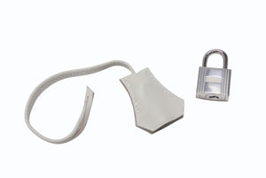 新品未使用 HERMES エルメス クロシェット カデナ キーリング スイフトパールグレー 中古 4b006285
