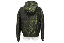 Load image into Gallery viewer, Louis Vuitton ルイヴィトン 2 way camo puffer jacket 2ウェイカモフラージュパファージャケット 美品 中古 4c070289