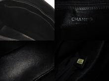 Load image into Gallery viewer, 極美品 CHANEL シャネル 復刻トートバッグ ハンドバッグ 7番台 キャビアスキン ブラック ココマーク ロゴ 鞄 シルバー金具 中古 4c075959