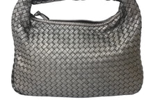 Load image into Gallery viewer, BOTTEGA VENETA ボッテガヴェネタ ホーボー イントレチャート ワンショルダーバッグ 115653 メタリックゴールド 美品 中古 4c076250