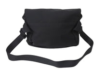 Load image into Gallery viewer, 極美品 CHANEL シャネル スポーツライン ショルダーバッグ 8番台 ココマーク パッチ ナイロン ブラック シルバー金具 中古 4b001022