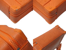 Load image into Gallery viewer, LOUIS VUITTON ルイヴィトン ハンドル ソフトトランク ショルダーバッグ M20956 トリヨンレザー オレンジ 美品 中古 4b000019