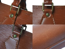 Load image into Gallery viewer, LOUIS VUITTON ルイヴィトン ハンドバッグ スピーディ25 M43003 ゴールド金具 ブラウン エピレザー 中古 4b000021