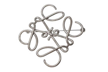 Load image into Gallery viewer, 極美品 LOEWE ロエベ アナグラム ブローチ メタル ゴールド アクセサリー ロゴ 111.25.020 中古 4b000036