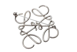 極美品 LOEWE ロエベ アナグラム ブローチ メタル ゴールド アクセサリー ロゴ 111.25.020 中古 4b000036