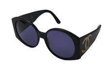 Load image into Gallery viewer, CHANEL シャネル ココマーク サングラス メガネ 0524194305 プラスチック ブラック ゴールド金具 美品 中古 4b000054