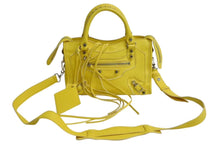 Load image into Gallery viewer, BALENCIAGA バレンシアガ クラシックミニシティ ショルダーバッグ 300295 イエロー レザー シルバー金具 美品 中古 4b000072