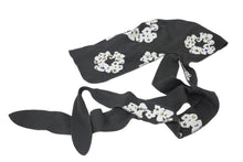 Load image into Gallery viewer, DENIM TEARS デニムティアーズ Rhinestone Cotton Wreath Durag ドゥーラグ 510-010-38 グレー系 ラインストーン 美品 中古 4b000082