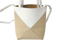 Load image into Gallery viewer, LOEWE ロエベ PUZZLE TOTE MINI パズルフォルドトート ミニ トートバッグ A657V25X01 カーフレザー ベージュ ホワイト 美品 中古 4b000113