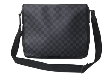 極美品 LOUIS VUITTON ルイヴィトン ダニエルGM ショルダーバック N58033 ダミエグラフィット シルバー金具 ブラック 中古 4b000121
