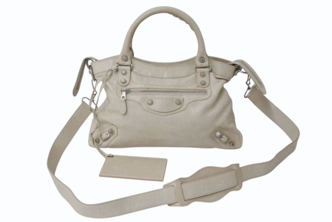 美品 BALENCIAGA バレンシアガ ワンショルダーバッグ ハンドバッグ 240578 ザ ジャイアント タウン ベージュ レザー 中古 4b000277