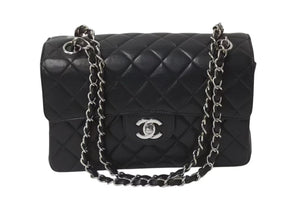 極美品 CHANEL シャネル マトラッセ23 Wフェイス Wチェーン ワンショルダーバッグ Y01480 4番台 ラムスキン ココマーク シルバー金具 中古 4b000278