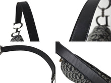 Load image into Gallery viewer, 極美品 Christian Dior クリスチャンディオール トロッター サドルバッグ ブラック ガリアーノ期 シルバー金具 ワンショルダー ロゴ 中古 4b000281