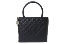 Load image into Gallery viewer, 新品同様 CHANEL シャネル 復刻トートバッグ ハンドバッグ 9番台 キャビアスキン ブラック ココマーク ロゴ 鞄 シルバー金具 中古 4b000305