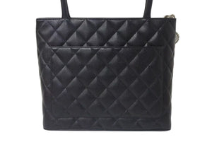 新品同様 CHANEL シャネル 復刻トートバッグ ハンドバッグ 9番台 キャビアスキン ブラック ココマーク ロゴ 鞄 シルバー金具 中古 4b000305