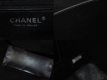 Load image into Gallery viewer, 新品同様 CHANEL シャネル 復刻トートバッグ ハンドバッグ 9番台 キャビアスキン ブラック ココマーク ロゴ 鞄 シルバー金具 中古 4b000305