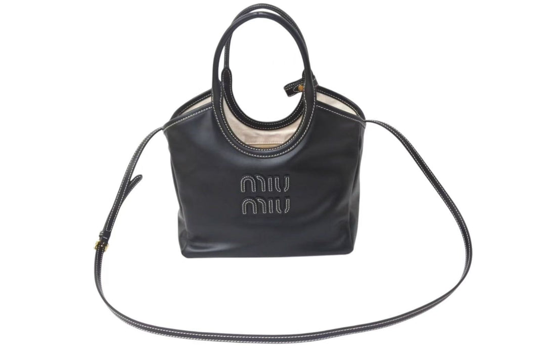 極美品 MIUMIU ミュウミュウ アイビー ハンドバッグ ショルダーバッグ 2WAY 5BA284 レザー ブラック ゴールド金具 中古 4b000322